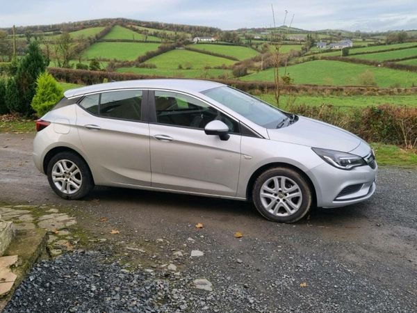Vauxhall Astra Hatchback, Petrol, 2016, Silver