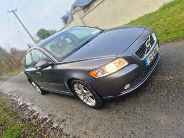 Volvo S40 Saloon, Diesel, 2012, Grey