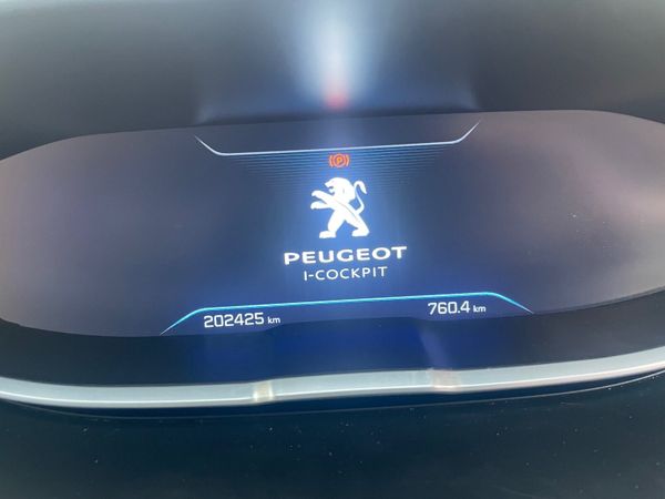 Peugeot 5008 MPV, Diesel, 2017, Grey