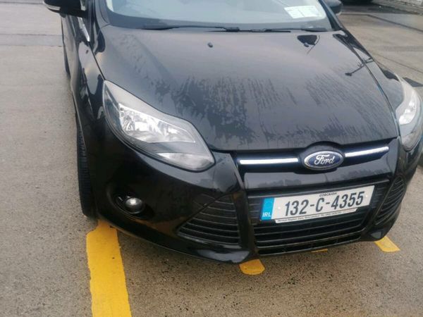 Ford Focus Hatchback, Petrol, 2013, Black