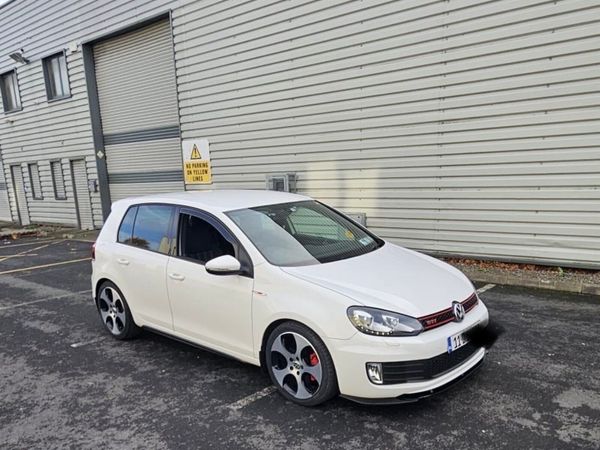 Volkswagen Golf Hatchback, Petrol, 2011, White