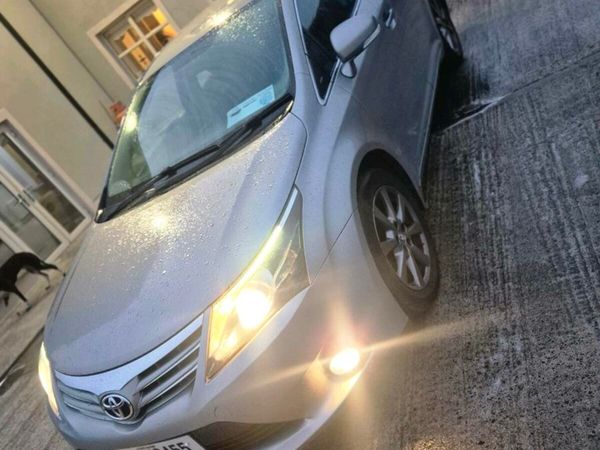 Toyota Avensis Saloon, Diesel, 2012, Grey