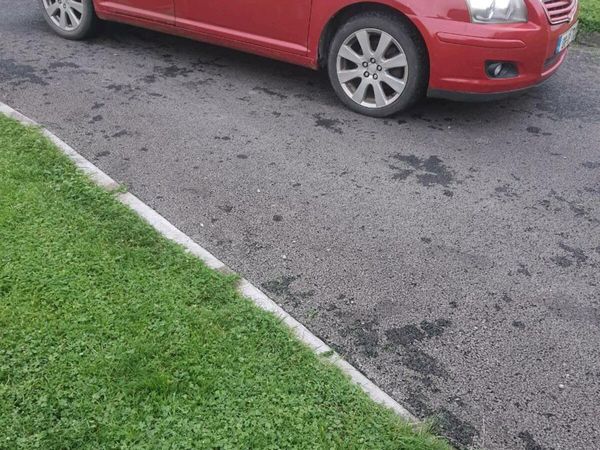 Toyota Avensis Hatchback, Diesel, 2008, Red