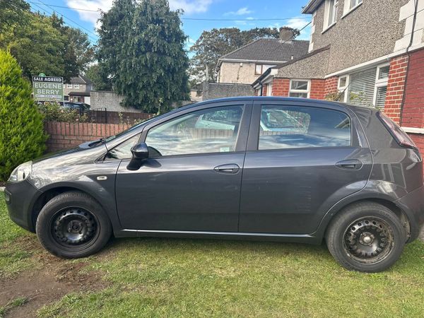 Fiat Punto Hatchback, Petrol, 2010, Grey