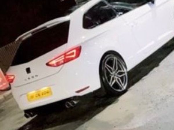 SEAT Leon Hatchback, Diesel, 2015, White