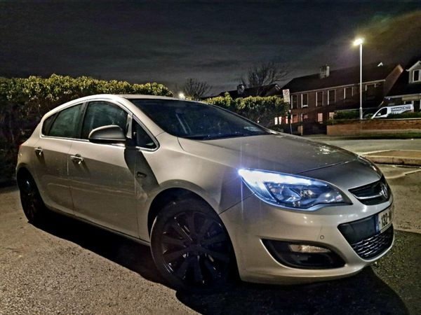 Vauxhall Astra Hatchback, Diesel, 2013, Silver