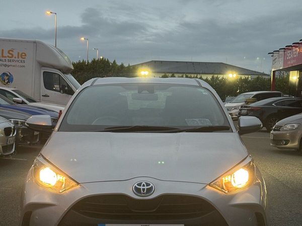 Toyota Yaris Hatchback, Petrol Hybrid, 2023, Grey
