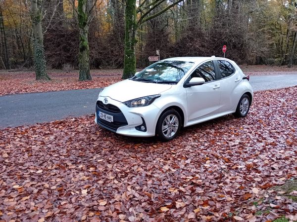 Toyota Yaris Hatchback, Petrol, 2023, White