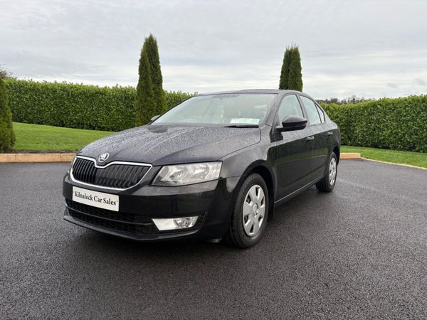Skoda Octavia Saloon, Diesel, 2016, Black