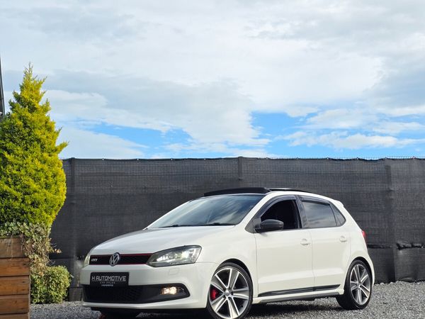 Volkswagen Polo Hatchback, Petrol, 2012, White