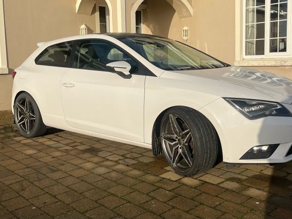 SEAT Leon Hatchback, Diesel, 2015, White