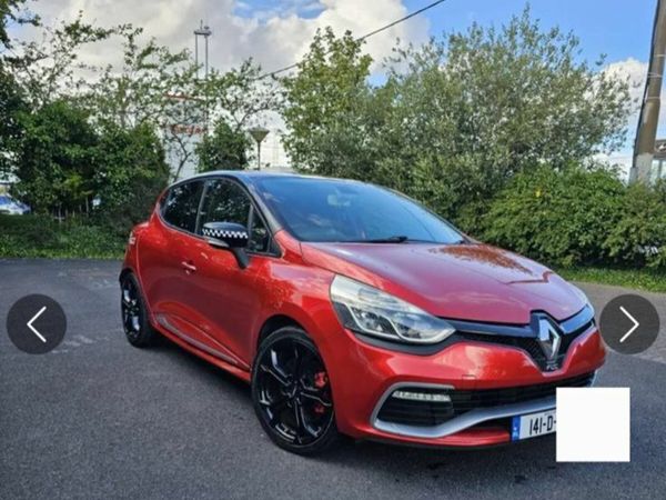 Renault Clio Hatchback, Petrol, 2014, Red