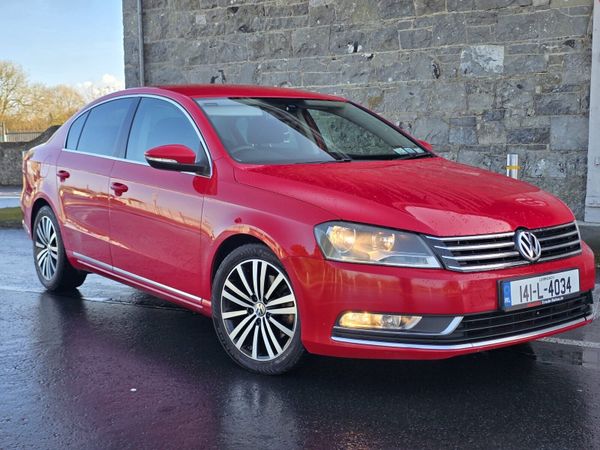 Volkswagen Passat Saloon, Diesel, 2014, Red