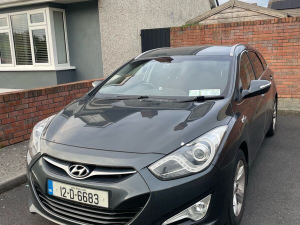 Hyundai i40 Estate/Jeep, Diesel, 2012, Grey