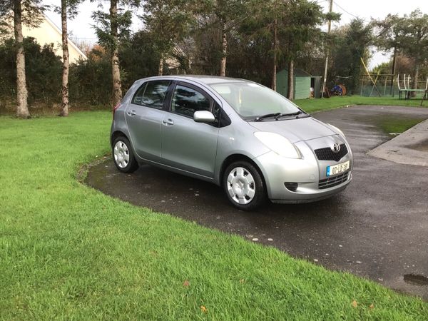 Toyota Yaris Hatchback, Petrol, 2007, Silver