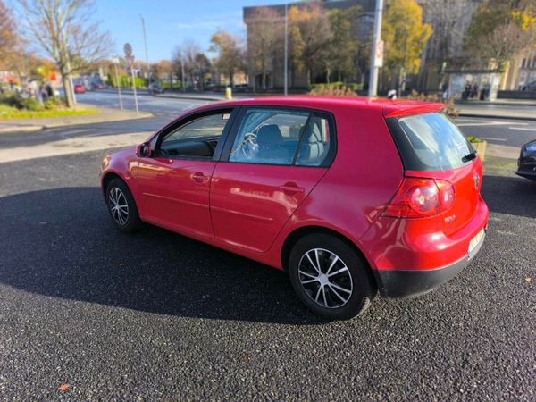 Volkswagen Golf Hatchback, Petrol, 2007, Red