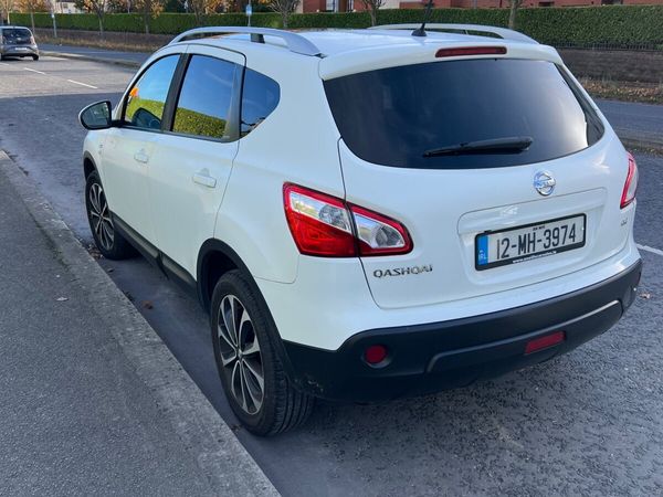 Nissan Qashqai Hatchback, Diesel, 2012, White
