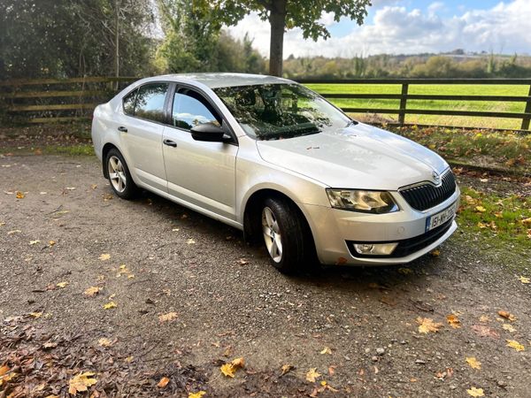 Skoda Octavia Saloon, Diesel, 2015, Silver