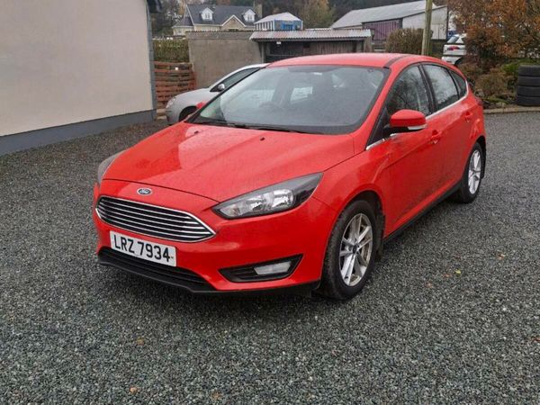 Ford Focus Hatchback, Petrol, 2017, Red