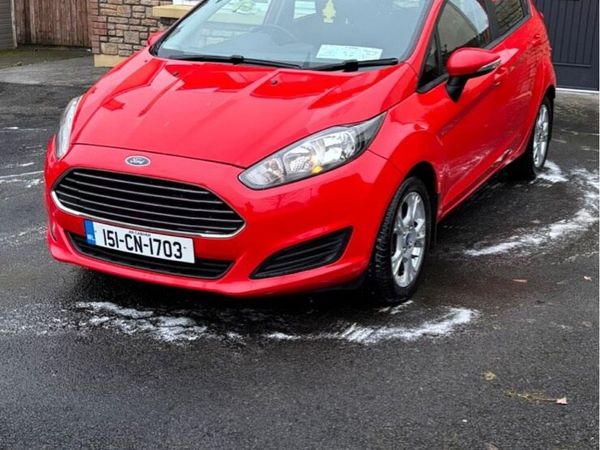 Ford Fiesta Hatchback, Petrol, 2015, Red