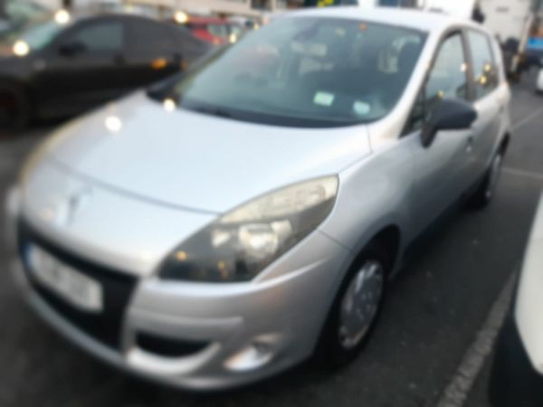 Renault Scenic MPV, Diesel, 2010, Silver