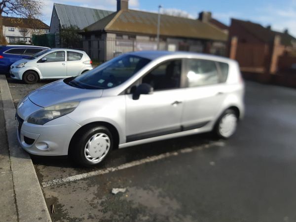 Renault Scenic MPV, Diesel, 2010, Silver