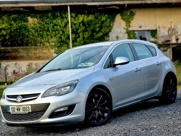 Vauxhall Astra Hatchback, Diesel, 2013, Silver