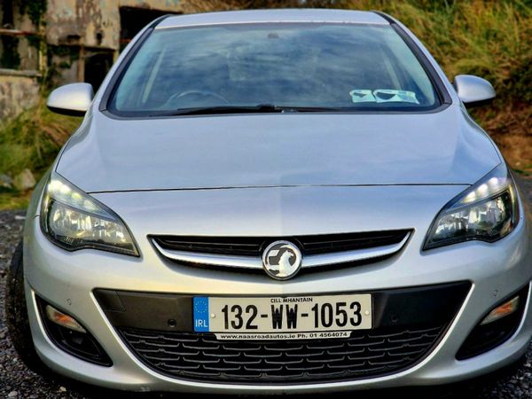 Vauxhall Astra Hatchback, Diesel, 2013, Silver