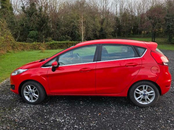 Ford Fiesta Hatchback, Diesel, 2014, Red