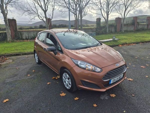 Ford Fiesta Hatchback, Petrol, 2013, Gold