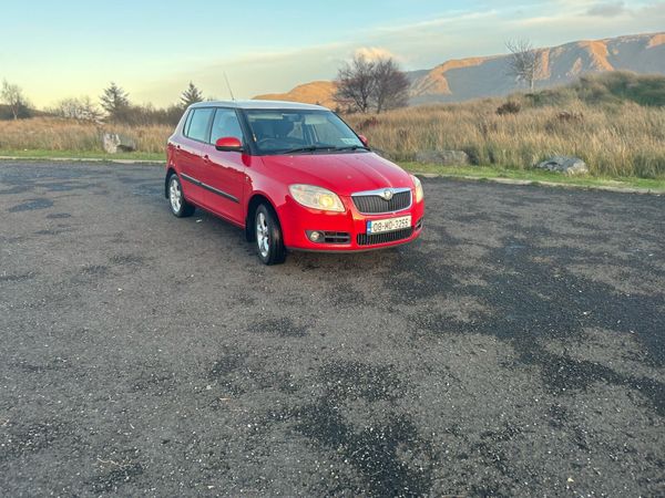 Skoda Fabia Hatchback, Petrol, 2008, Red