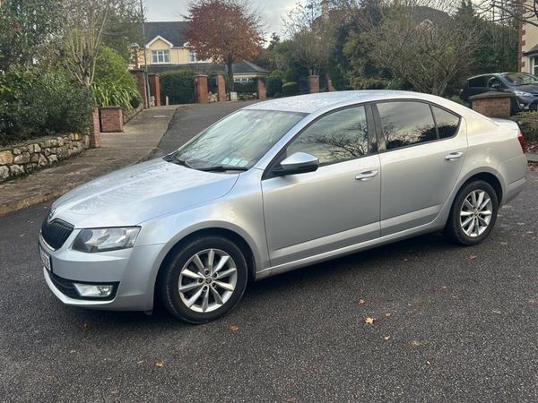 Skoda Octavia Saloon, Diesel, 2014, Silver