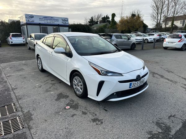 Toyota Prius Hatchback, Petrol Hybrid, 2021, White