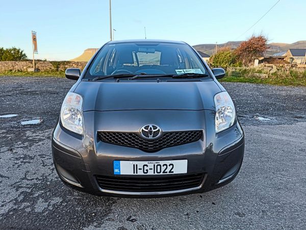 Toyota Yaris Hatchback, Petrol, 2011, Grey