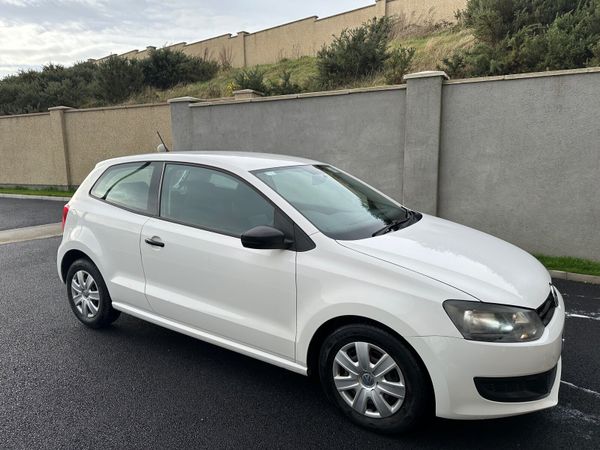 Volkswagen Polo Hatchback, Petrol, 2013, White