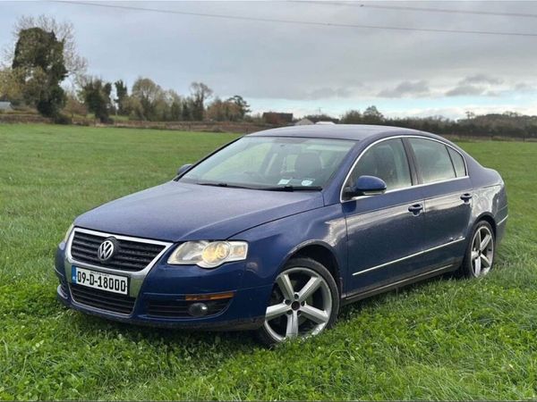 Volkswagen Passat Saloon, Diesel, 2009, Blue