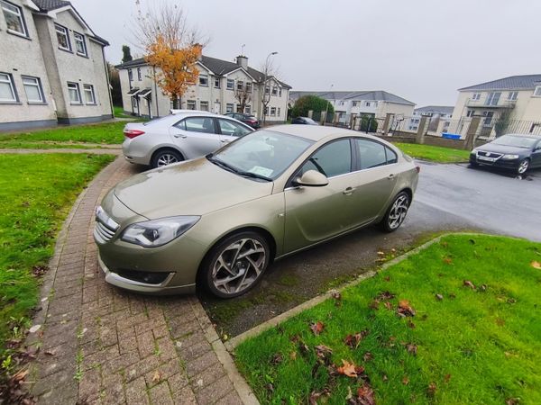 Vauxhall Insignia Hatchback, Diesel, 2013, Green