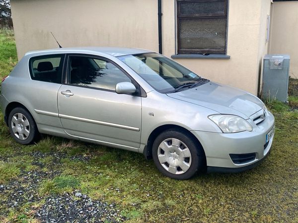 Toyota Corolla Hatchback, Petrol, 2006, Silver