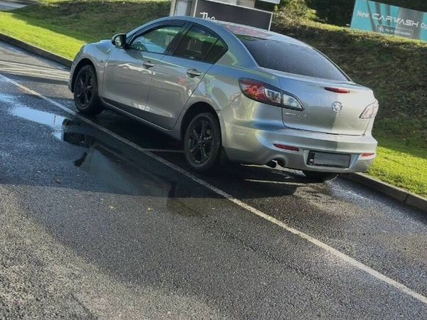 Mazda Mazda3 Saloon, Diesel, 2013, Grey