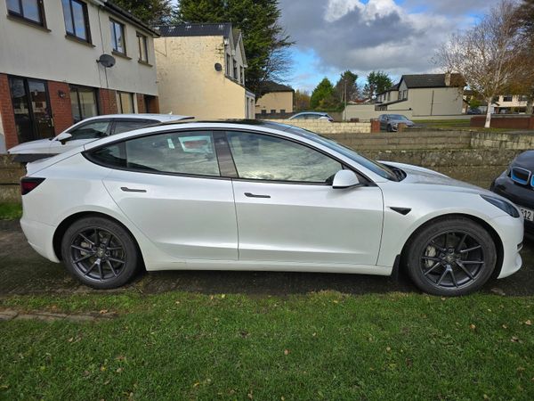 Tesla Model 3 Saloon, Electric, 2021, White