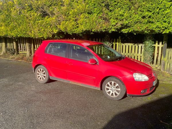 Volkswagen Golf Hatchback, Petrol, 2008, Red