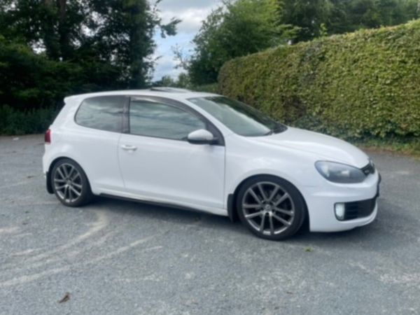 Volkswagen Golf Hatchback, Diesel, 2011, White