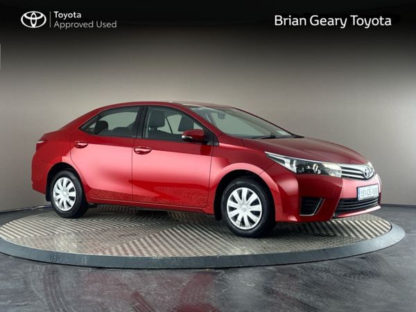 Toyota Corolla Saloon, Petrol, 2015, Red