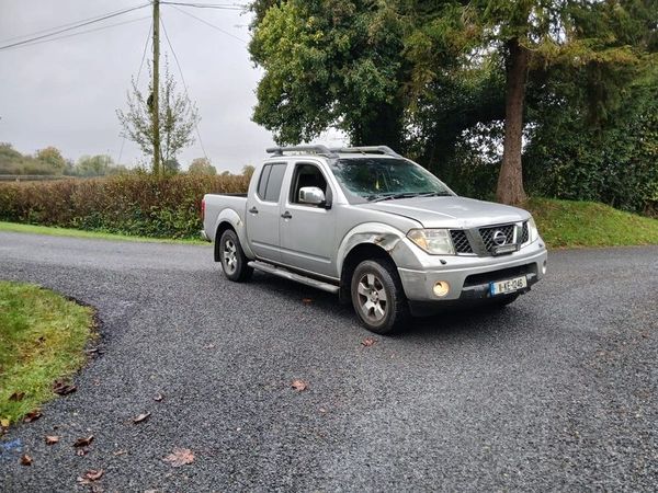 Nissan Navara Crew Cab, Diesel, 2011, Silver