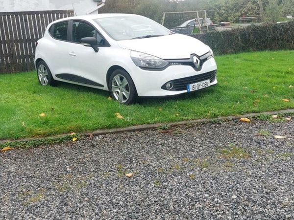 Renault Clio Hatchback, Petrol, 2015, White