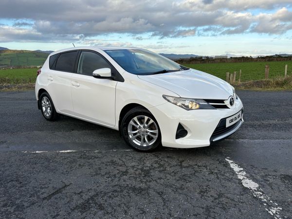 Toyota Auris MPV, Petrol, 2013, White