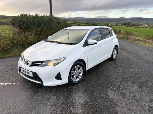 Toyota Auris MPV, Petrol, 2013, White