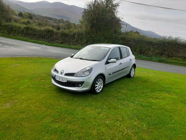 Renault Clio Hatchback, Petrol, 2007, Silver