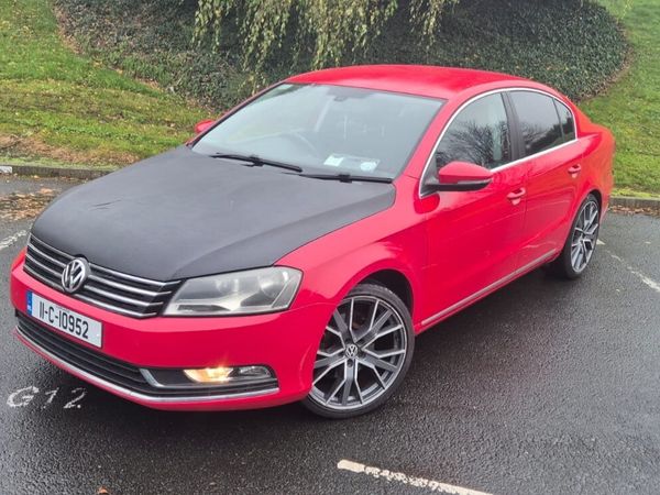 Volkswagen Passat Saloon, Diesel, 2011, Red