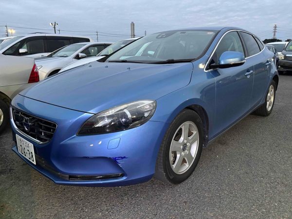 Volvo V40 Hatchback, Petrol, 2015, Blue